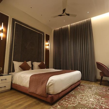 The Ramayana Hotel, Ayodhya Eksteriør bilde