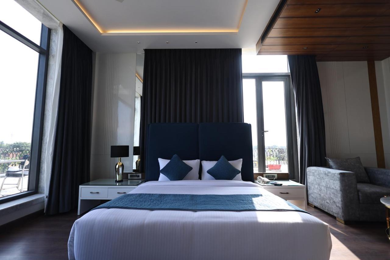 The Ramayana Hotel, Ayodhya Eksteriør bilde