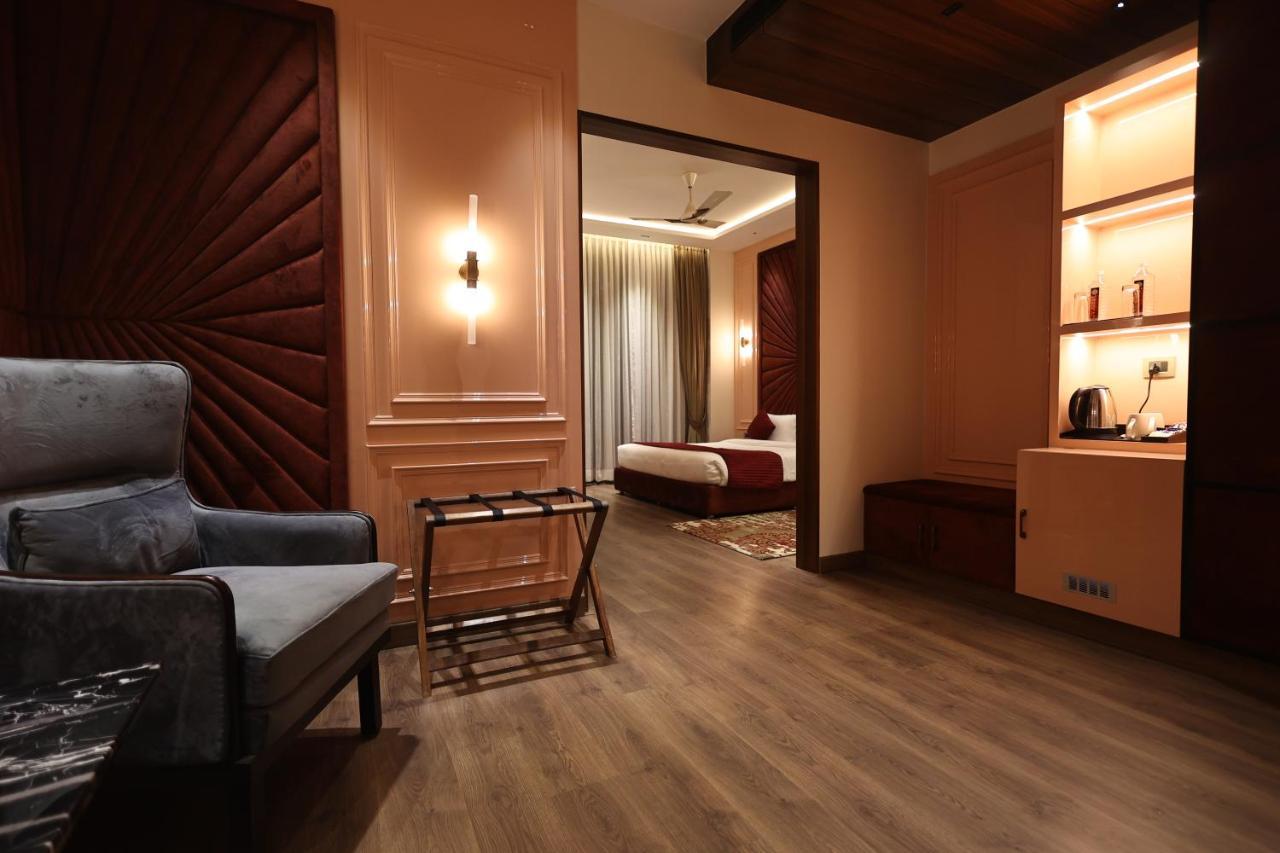 The Ramayana Hotel, Ayodhya Eksteriør bilde