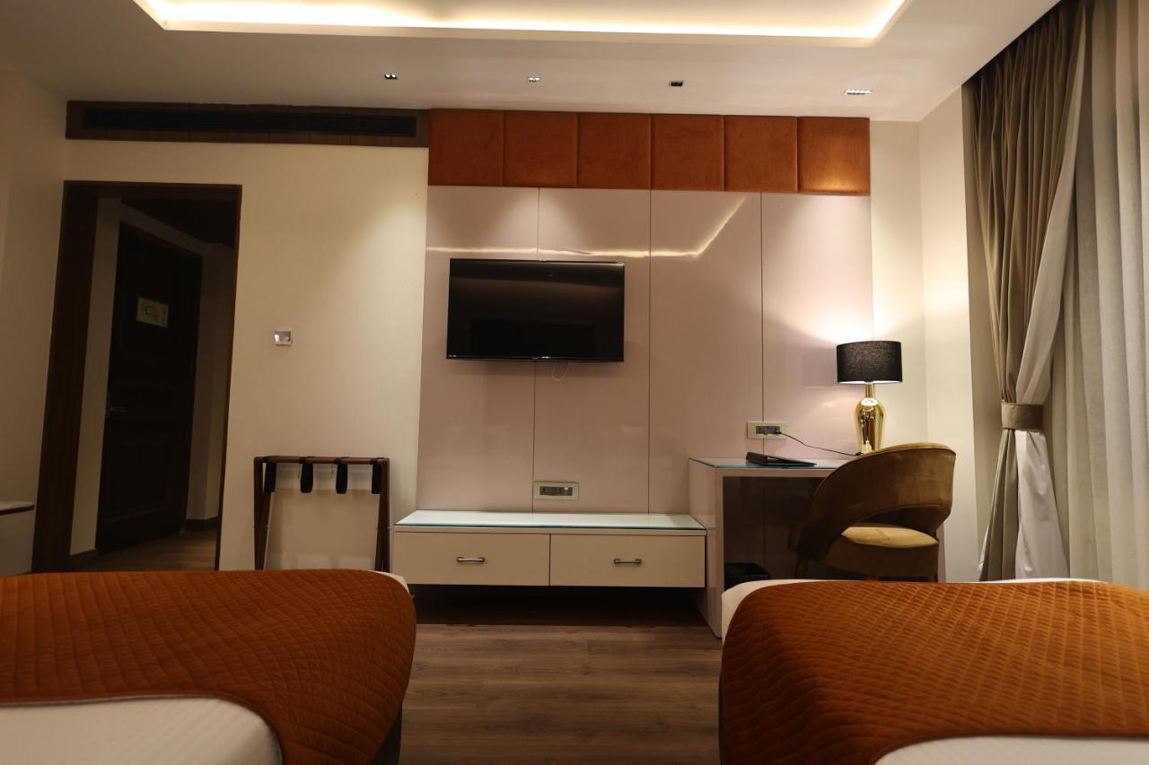 The Ramayana Hotel, Ayodhya Eksteriør bilde