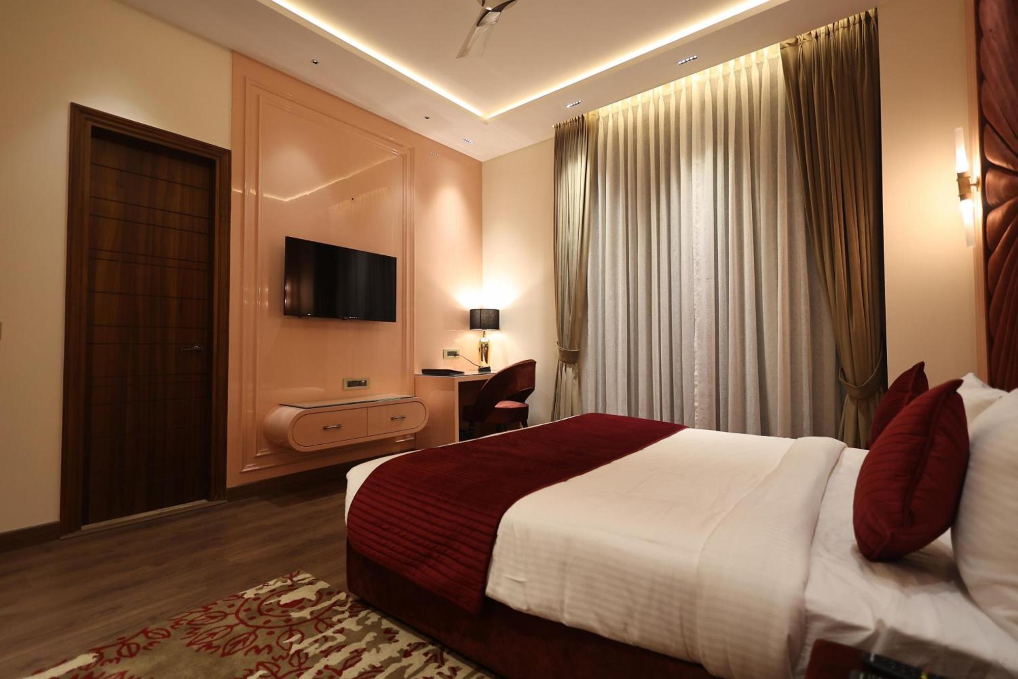 The Ramayana Hotel, Ayodhya Eksteriør bilde